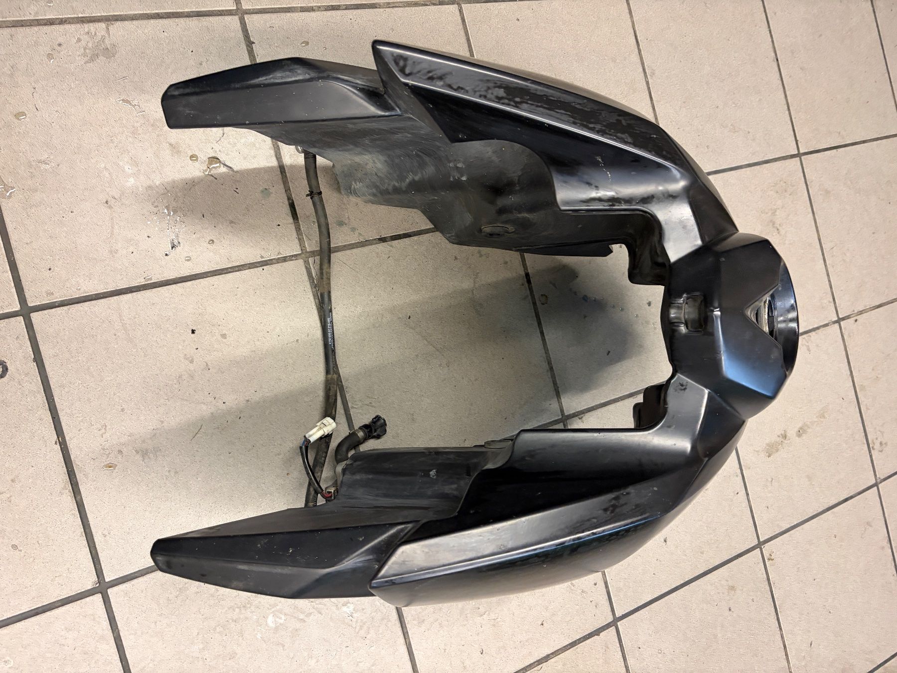 KTM Tutti i ricambio per moto: KTM 990 Supermoto Tank – Usato da Neuhausen venduto da Jeff. 2