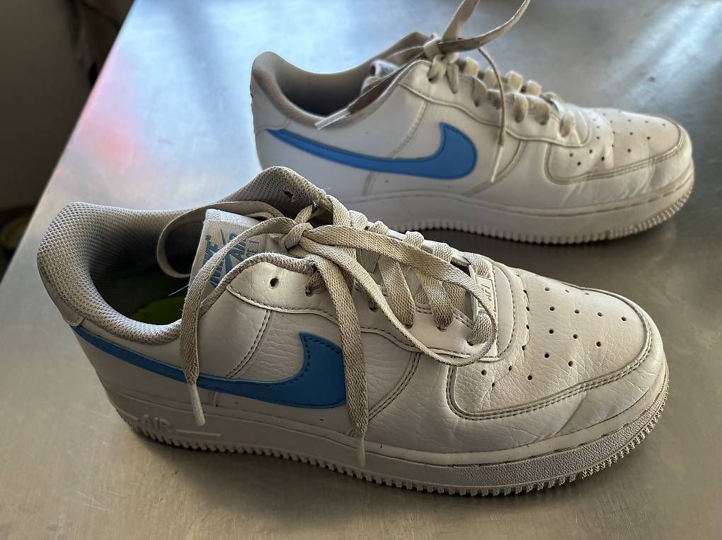 Scarpe da uomo: Nike Air Air Force 1 Gr. 39, US 8 – Usato da Aarwangen venduto da evita1976