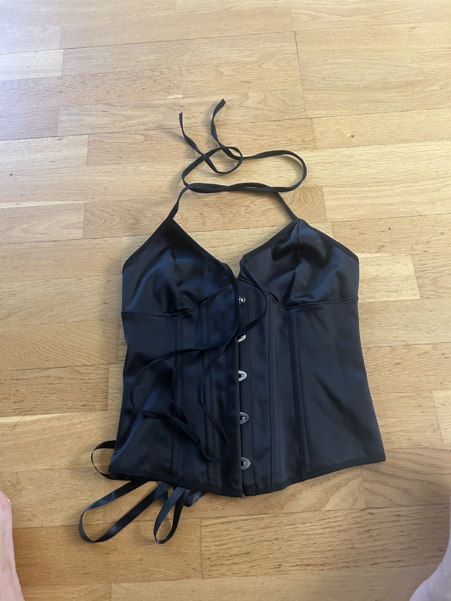 Altra biancheria intima: 2 Korsette Gr s – Usato da Allschwil venduto da selake990673