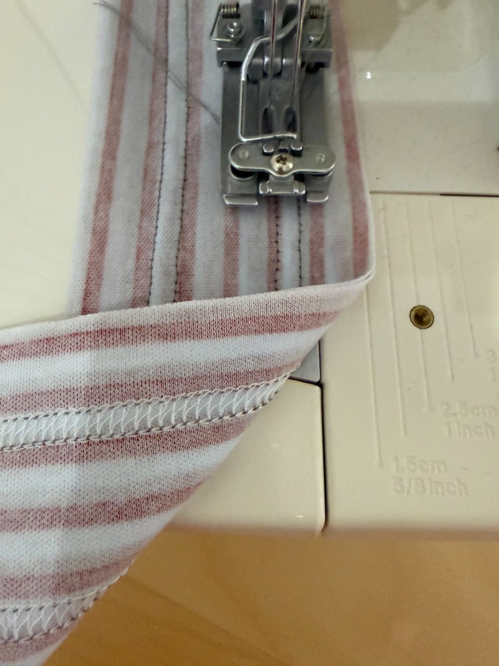Bernina Macchine da cucire: Bernina Cover – Usato da St. Gallen venduto da mar_9wzg 3