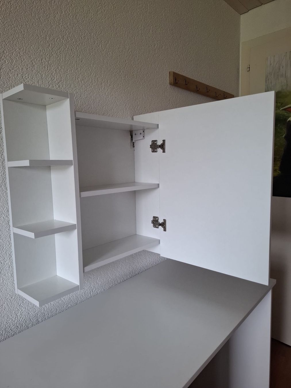 Tavoli da trucco: Bureau blanc et étagères, oucoiffeuse.Comme neuf. – Usato da Courtepin venduto da Poussy3 3