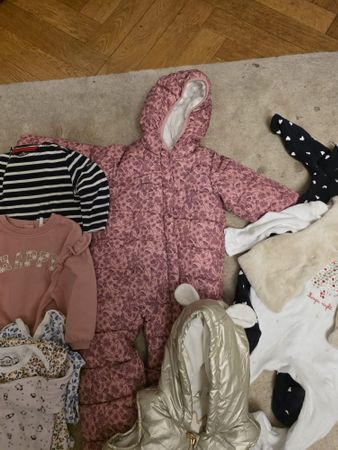 Lot de vêtements pour bébé fille divers état 18mois