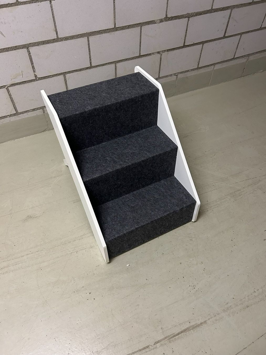 Scale: Hunde- oder Katzentreppe bis 10 kg – Nuovo (secondo la descrizione) da Zürich venduto da Toskania