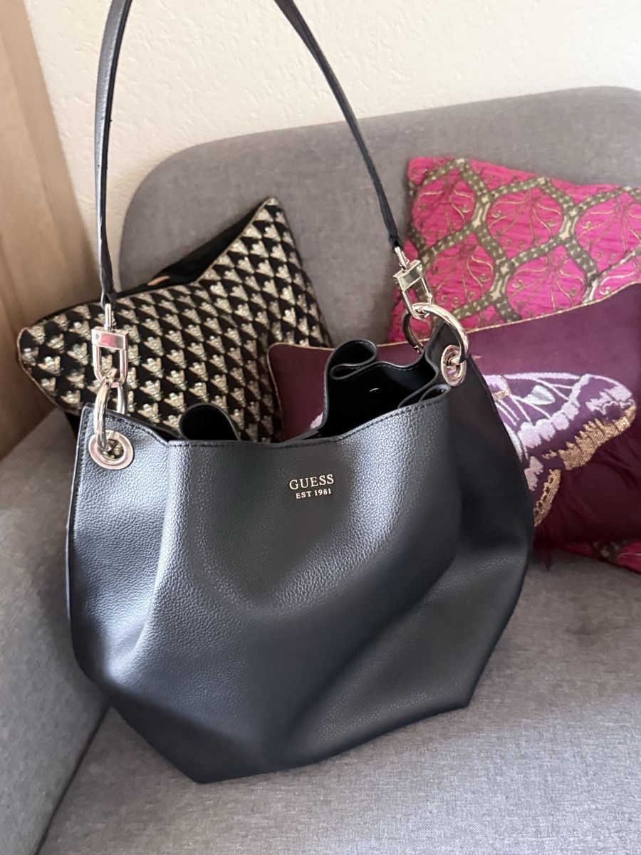 Guess Borse da donna: Sac Guess Borsa a Spalla Digital – Usato da Grône venduto da ukr_2qbg