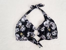 Bikini Oberteil Gr. 80 C-Cup Schwarz geblümt