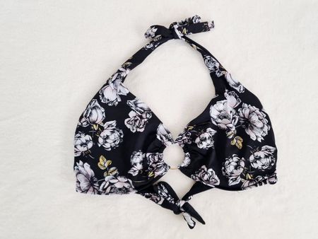 Bikini Oberteil Gr. 80 C-Cup Schwarz geblümt