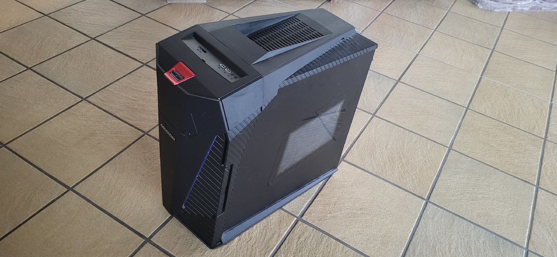 Medion PC: Medion Erazer Gaming-PC – Usato da Widen venduto da Blumencoolio 1