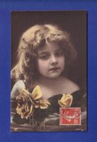 ENFANT - Jeune fille et fleurs