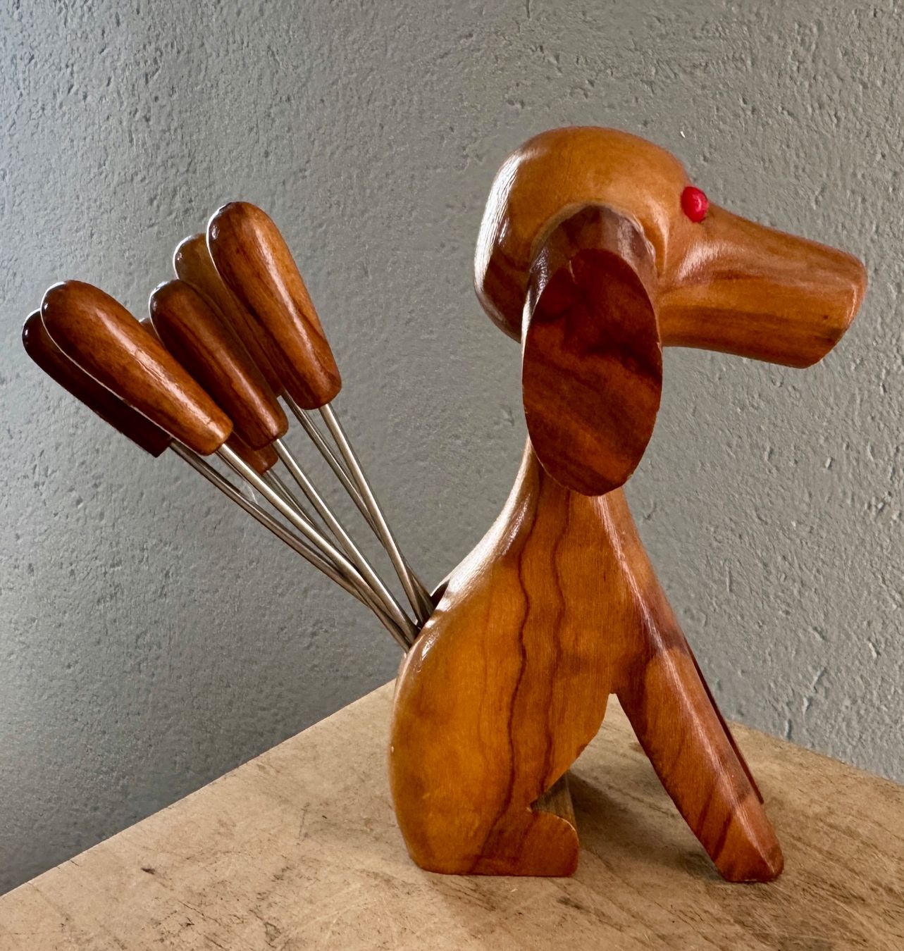 Bestecksets: 6 Käsepicker Partypicker Apérosticks Dackel Holz geschnitzt – Gebraucht aus Rothrist von Luckywinner