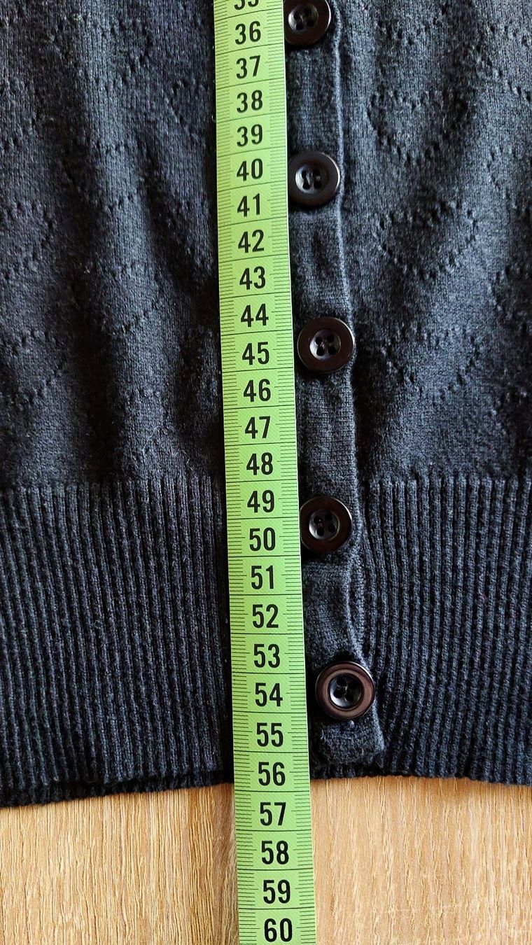 Giacche: Damen Strickjacke mit Herzen – Usato da Zollikofen venduto da Blackie 3