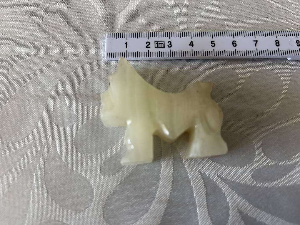 Statuette: Petit chien en onyx – Usato da Saxon venduto da Topkap2