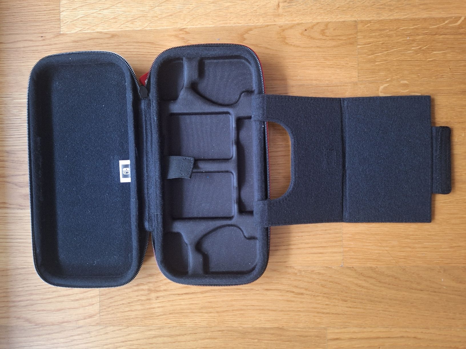 Nintendo Custodie protettive: RDS "Game Traveler" Nintendo Switch hard shell carrying case – Nuovo (secondo la descrizione) da Genève venduto da fab_9dns 1