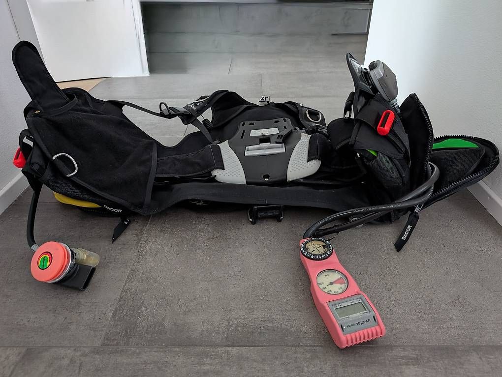 Mute per immersioni: Tarierweste XL – Usato da Bremgarten AG venduto da RB71 1