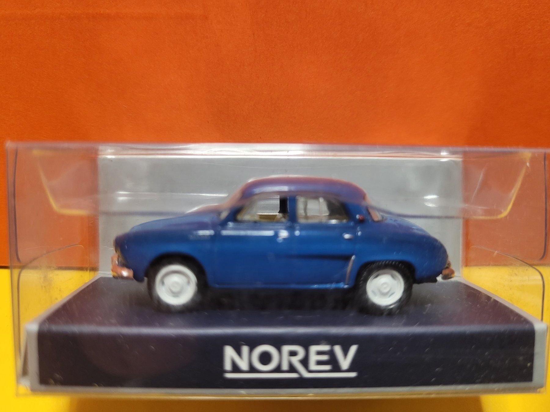 Renault Modellini d'auto: Renault Dauphine 1956 - 1:87 Norev – Nuovo e nell'imballaggio originale da Domdidier venduto da Bimbo57