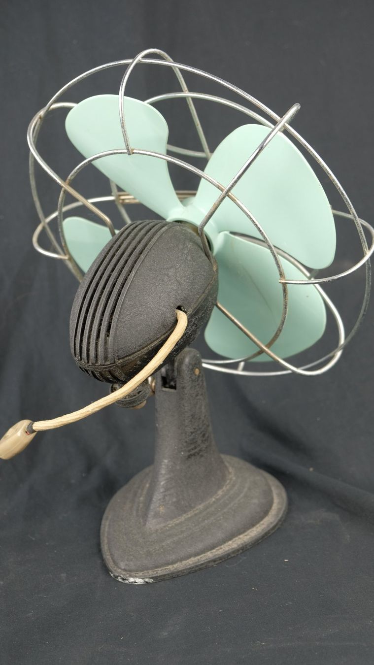 Ventilatoren: Vintage Mid-Century - Tischventilator mit Trafo - 1940er – Gebraucht aus Volketswil von brockipfannenstil 4