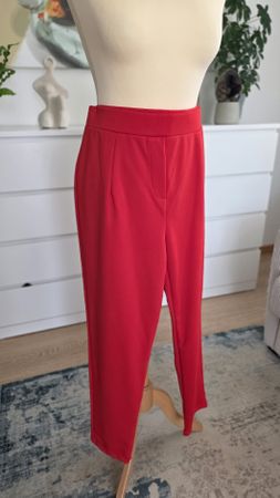 Pantalon rouge taille L