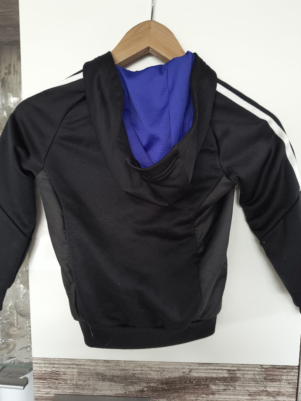 Adidas Giacche & Cappotti: Jacke Adidas / Kapuze / Gr. 116 – Usato da Schöfflisdorf venduto da kin_2dp9 1