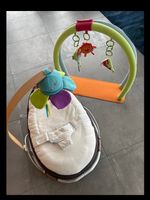 Bequeme Babywippe von Doomoo mit Spielbogen, Top Zustand