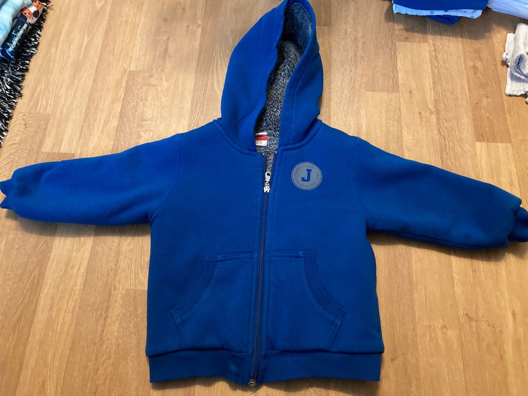 Giacche & Cappotti: Dicke Sweatjacke Gr. 98 – Nuovo (secondo la descrizione) da Emmenbrücke venduto da JJ_89