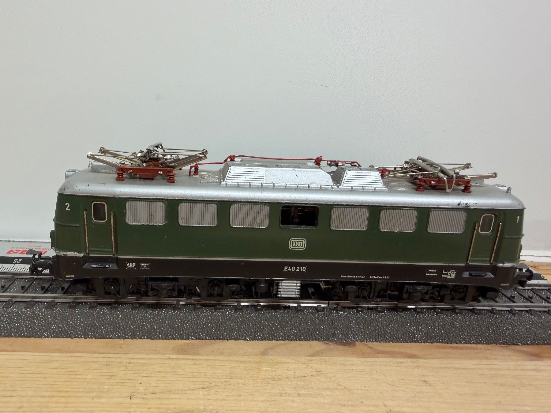 Märklin Modellini di ferrovie: Märklin 3040 Spur H0 E-Lok DB E 40 GEPRÜFT – Usato da Büsserach venduto da ModellbahnDepot 3