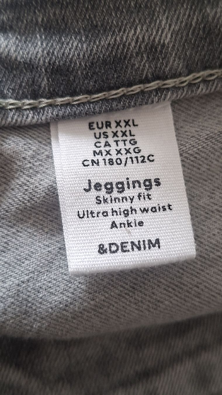 H&M Jeans: Graue Jeggings von H&M – Nuovo (secondo la descrizione) da Oberengstringen venduto da Kimchimon 2