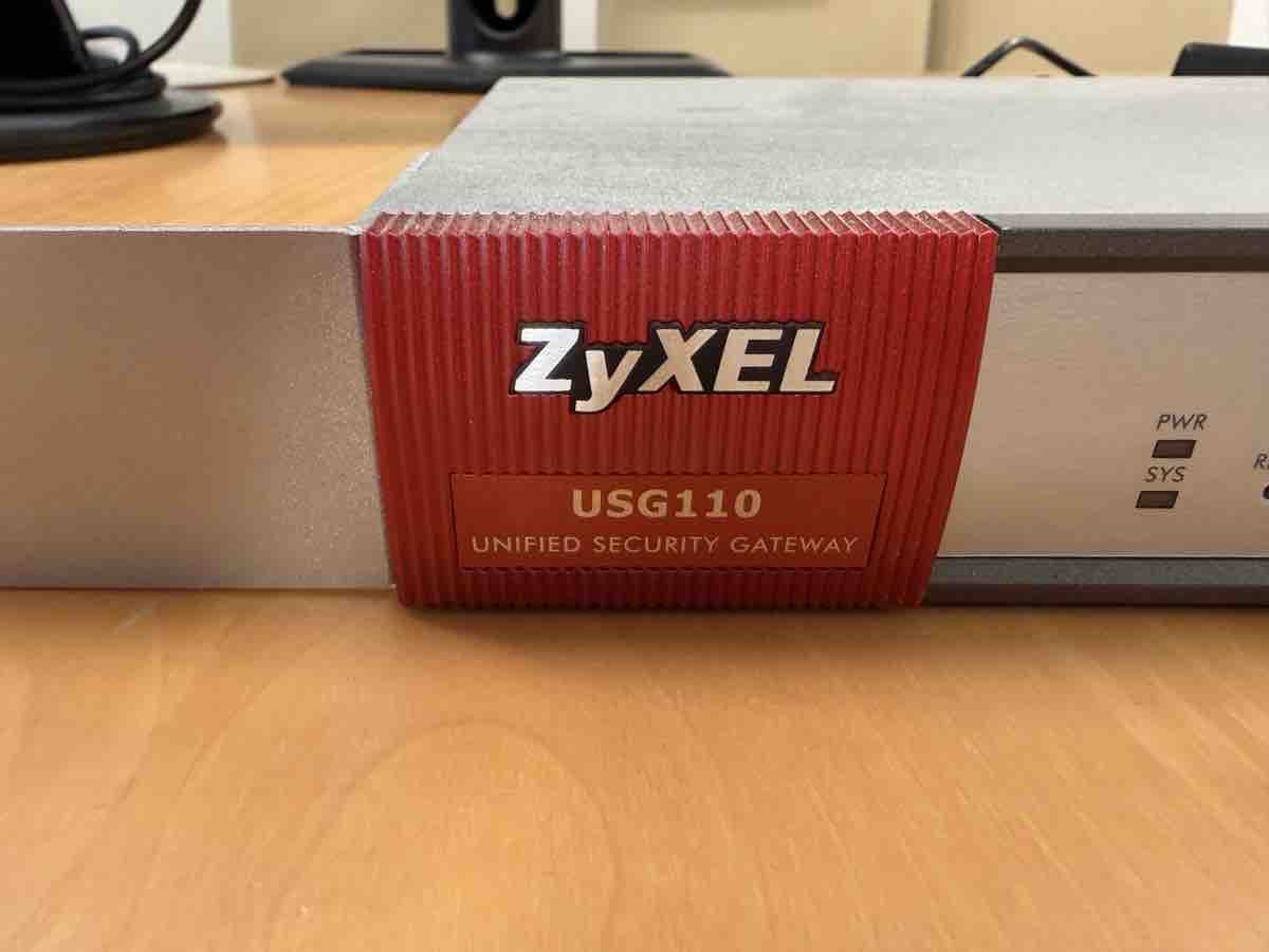 Zyxel Firewall: Zyxel USG110 Firewall Unified Security Gateway – Usato da Thalheim an der Thur venduto da Ready 1