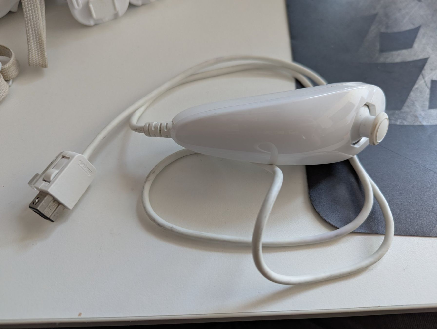 Nintendo Controller: Wii Controller Nunchuk weiss - Nintendo – Gebraucht aus Hünenberg See von SpecialEditionGaming