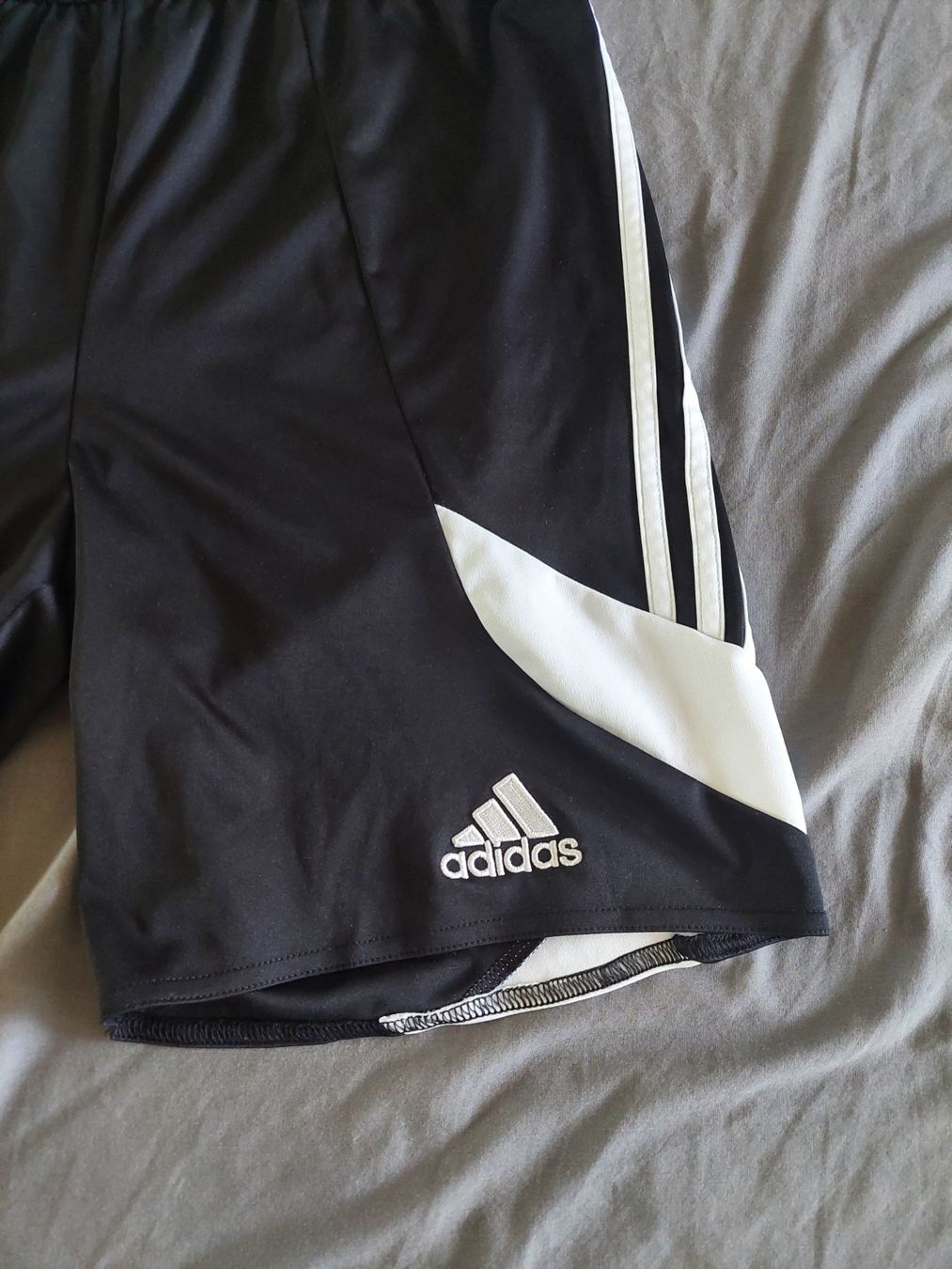 Adidas Hosen: ADIDAS SPORTHOSE GR. 164 – Gebraucht aus Münchenstein von Strupfi 1