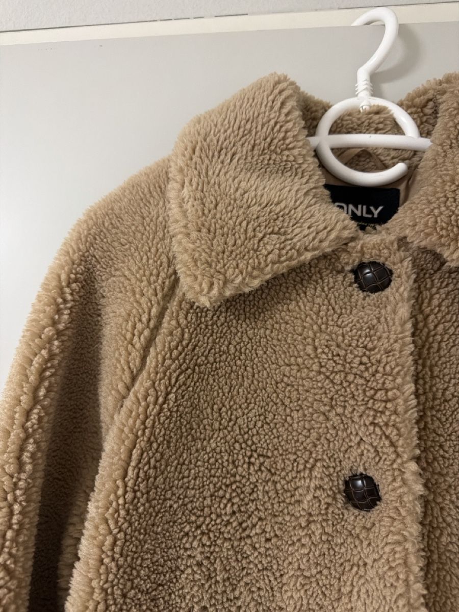 Only Jacken: Damen Teddyjacke ONLY beige Grösse M – Neu (gemäss Beschreibung) aus Flawil von knallfix69 1
