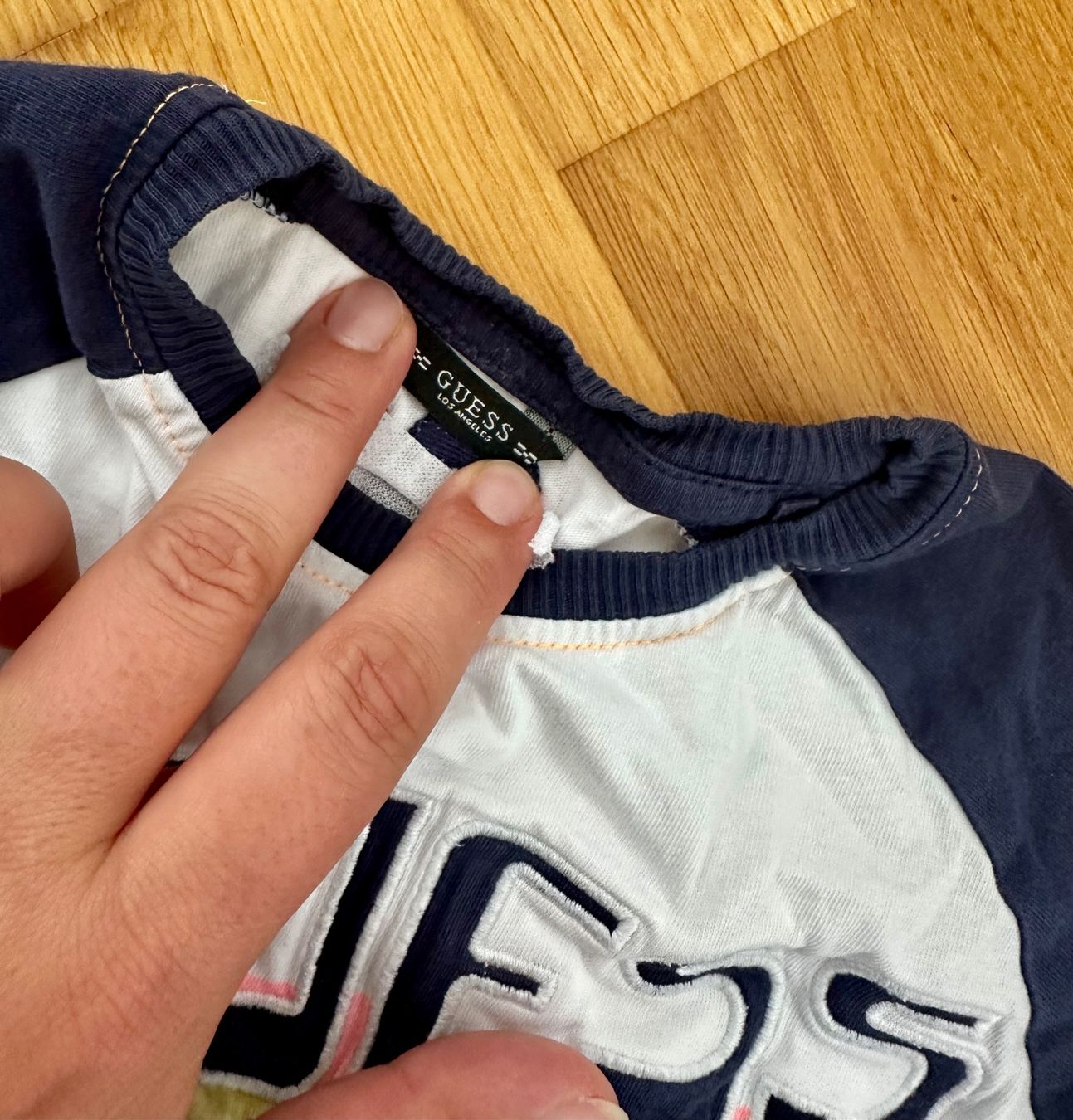 Guess Camicie, Top & T-shirt: Guess Kinder-T-Shirt – Usato da Dürrenroth venduto da tvy_bh56 1