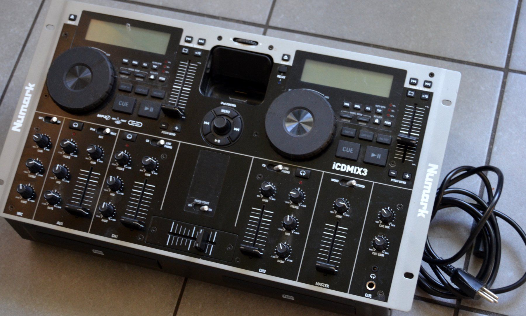 Numark Console di mixaggio: Numark iCDMIX3 Controller DJ-Mixer – Usato da Collonges venduto da arashee 1