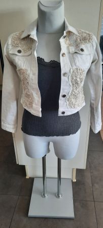 Wunderschöne kurze Jeans Jacke handverziert in weiss, Gr. S