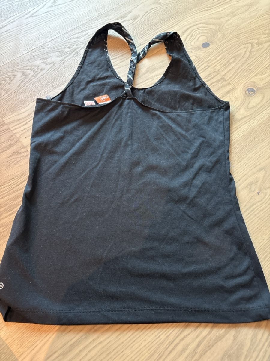 Puma Top: Puma Sportoberteil Grösse 38 – Usato da Erlinsbach venduto da Camara4 2