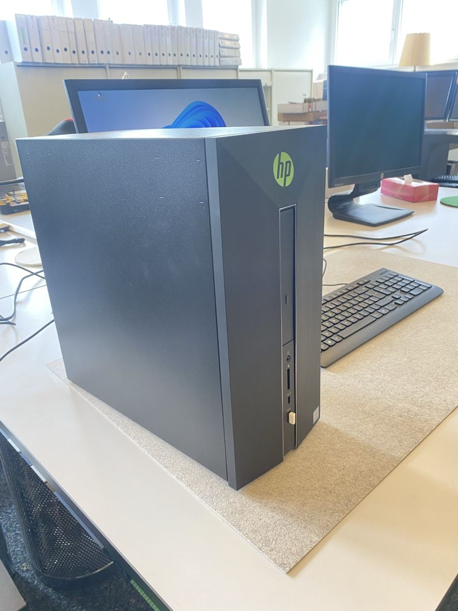 Hewlett Packard PCs: HP Pavilion Desktop PC mit 23" HP Display - Win 11 Home – Gebraucht aus Herrliberg von Julianopie 1