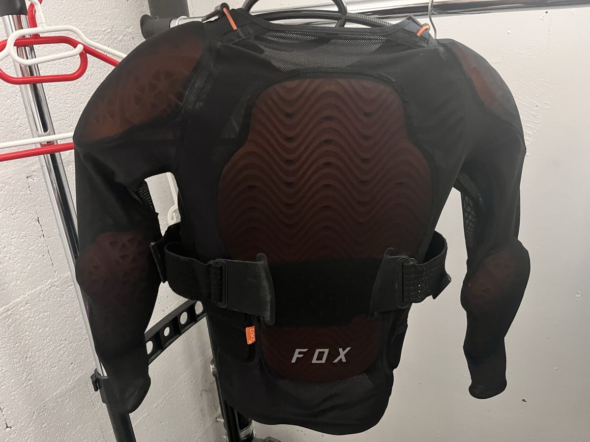 Fox Schutz & Schoner: Protektorjacke FOX YTH Baseframe Pro LS, Taille S/M – Gebraucht aus Villarepos von cin_kpy8 1