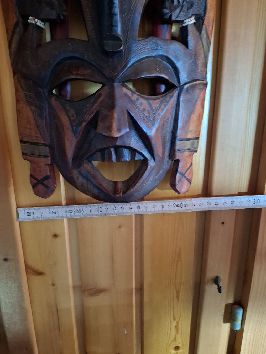 Internationale Kunst: Masque africain unique, sculpté à la main, vintage. – Neu (gemäss Beschreibung) aus Gumefens von Papillon010 2