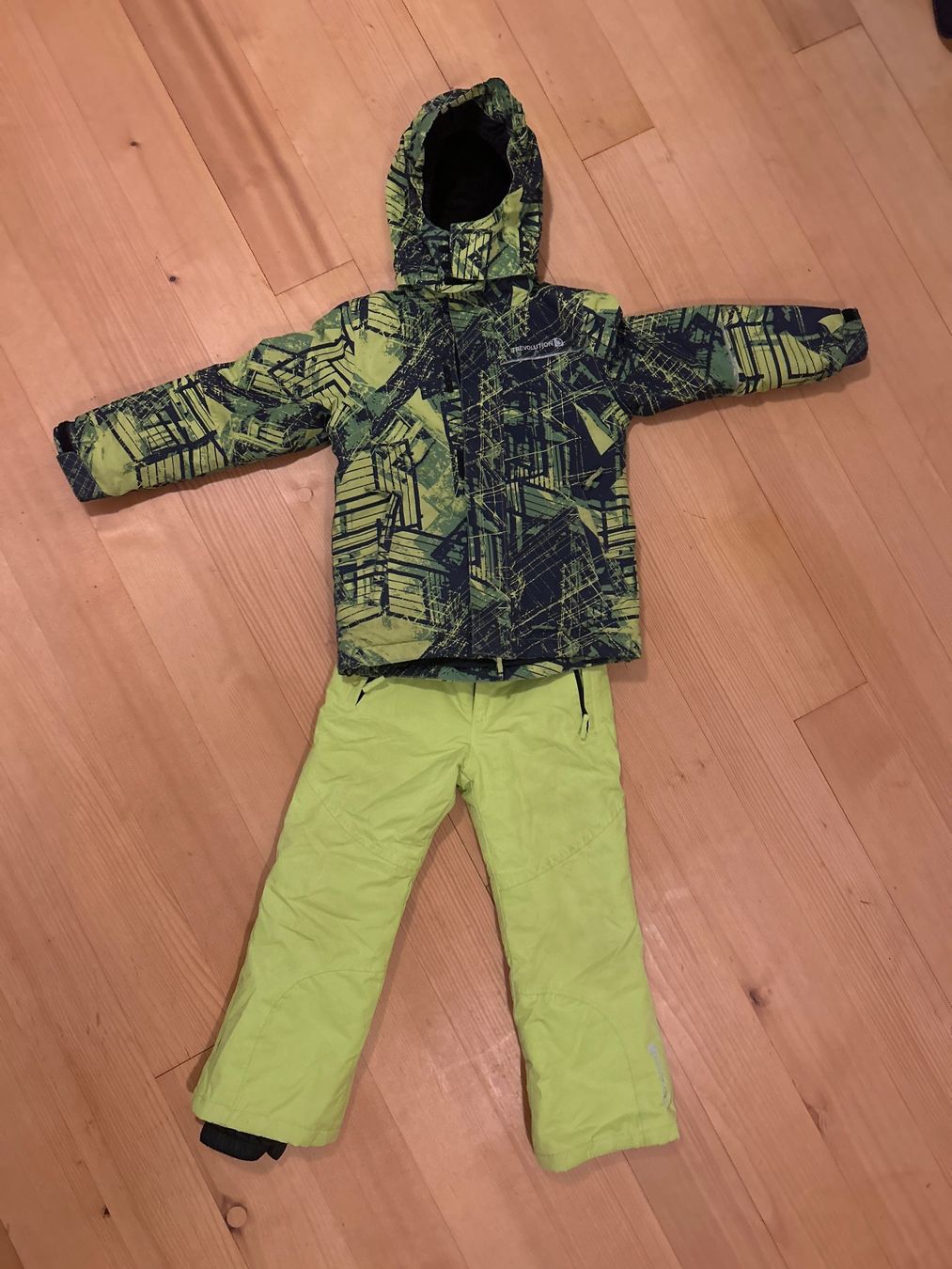 Trevolution Jacken & Mäntel: Skidress Grösse 122 – Gebraucht aus Langenthal von Otis8038
