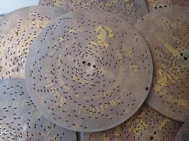 Alte Antike Polyphon  Platten / Lochplatten
