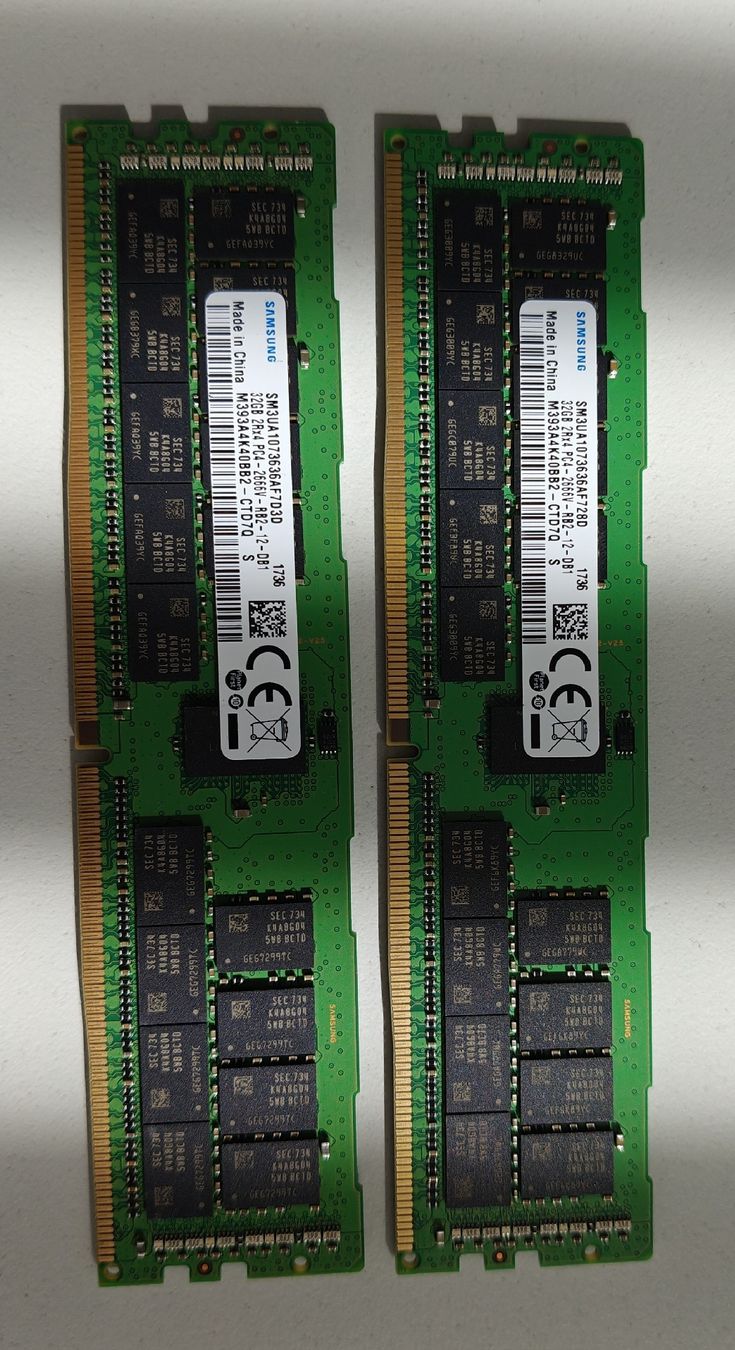 Samsung Server: 2x SAMSUNG 32GB - DDR4 - ECC registered RAM – Usato da Rupperswil venduto da schweizerkaese