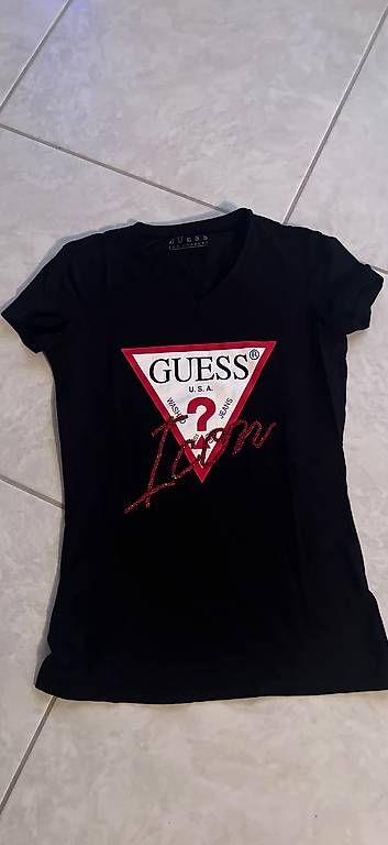 T-shirts: Guess  adidas und calvin klein – D'occasion à Wil SG par smu_l76j