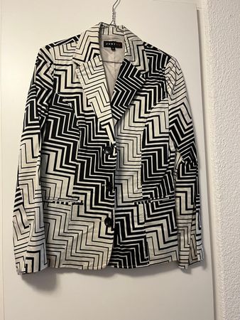 Just Me Blazer, Grösse 36, Schwarz Weiss Muster, Top!