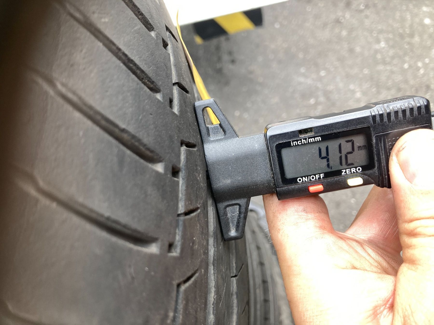 Continental Pneumatici & Ruote complete: 235/50R19 Sommerpneu Continental – Usato da Cham venduto da WB2223 5