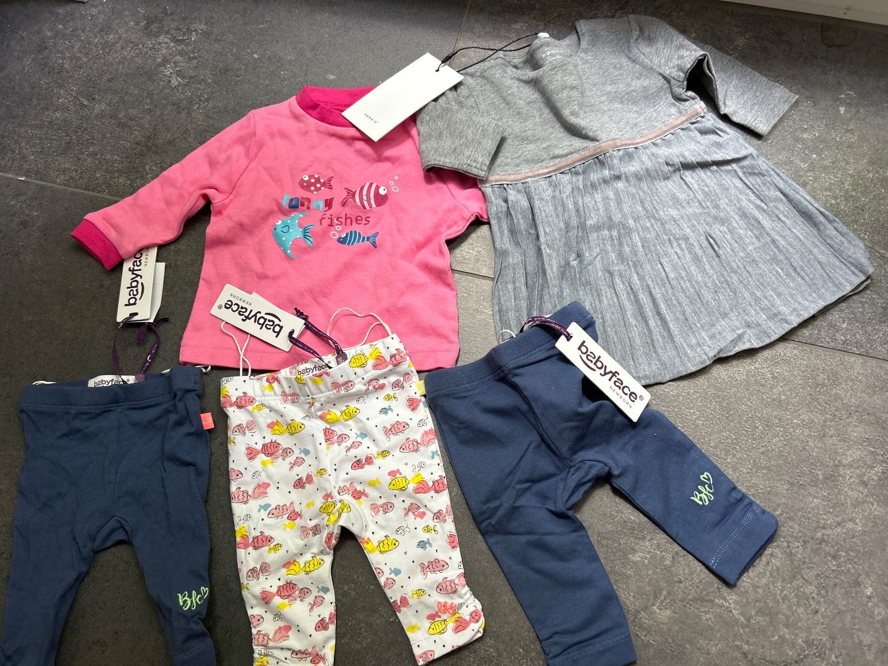 Lotti & Set di vestiti: Kleiderset Gr. 50/56 NEU – Nuovo e nell'imballaggio originale da Worblaufen venduto da Savanne05