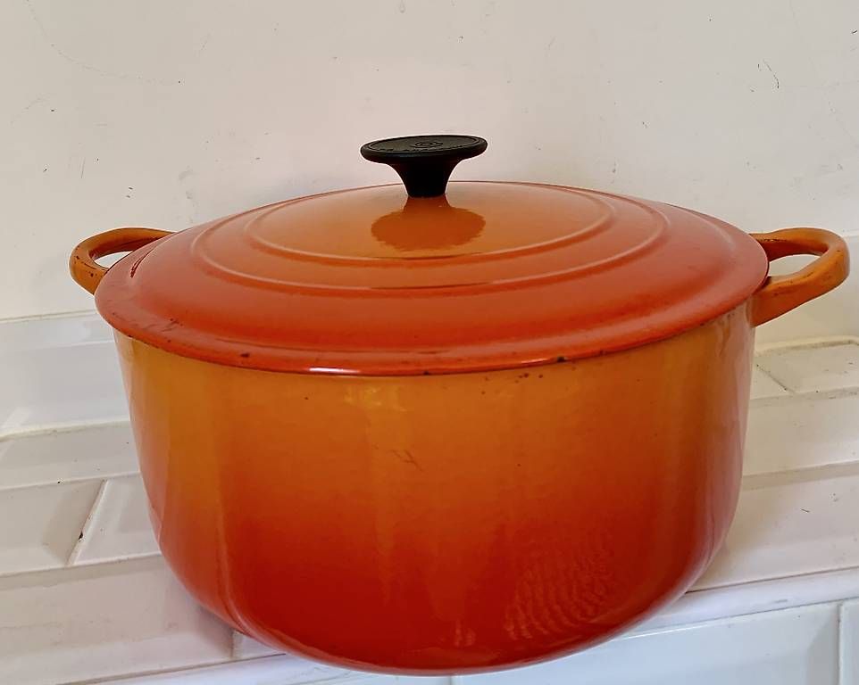 Le Creuset Töpfe: Cocotte le Creuset 26 cm – Gebraucht aus Montreux von Barber_Swiss_Vintage