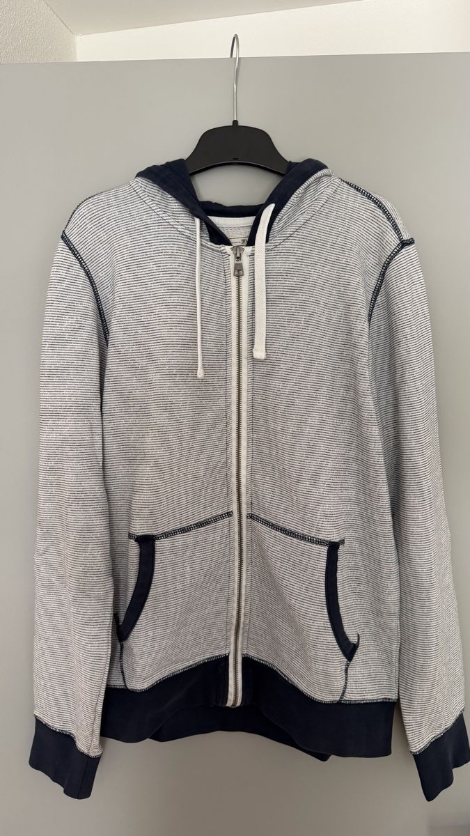 Tom Tailor Pullover & Sweatshirts: Herren Kapuzenpullover, Grösse S, guter Zustand – Gebraucht aus Mettmenstetten von Sunsethunter04