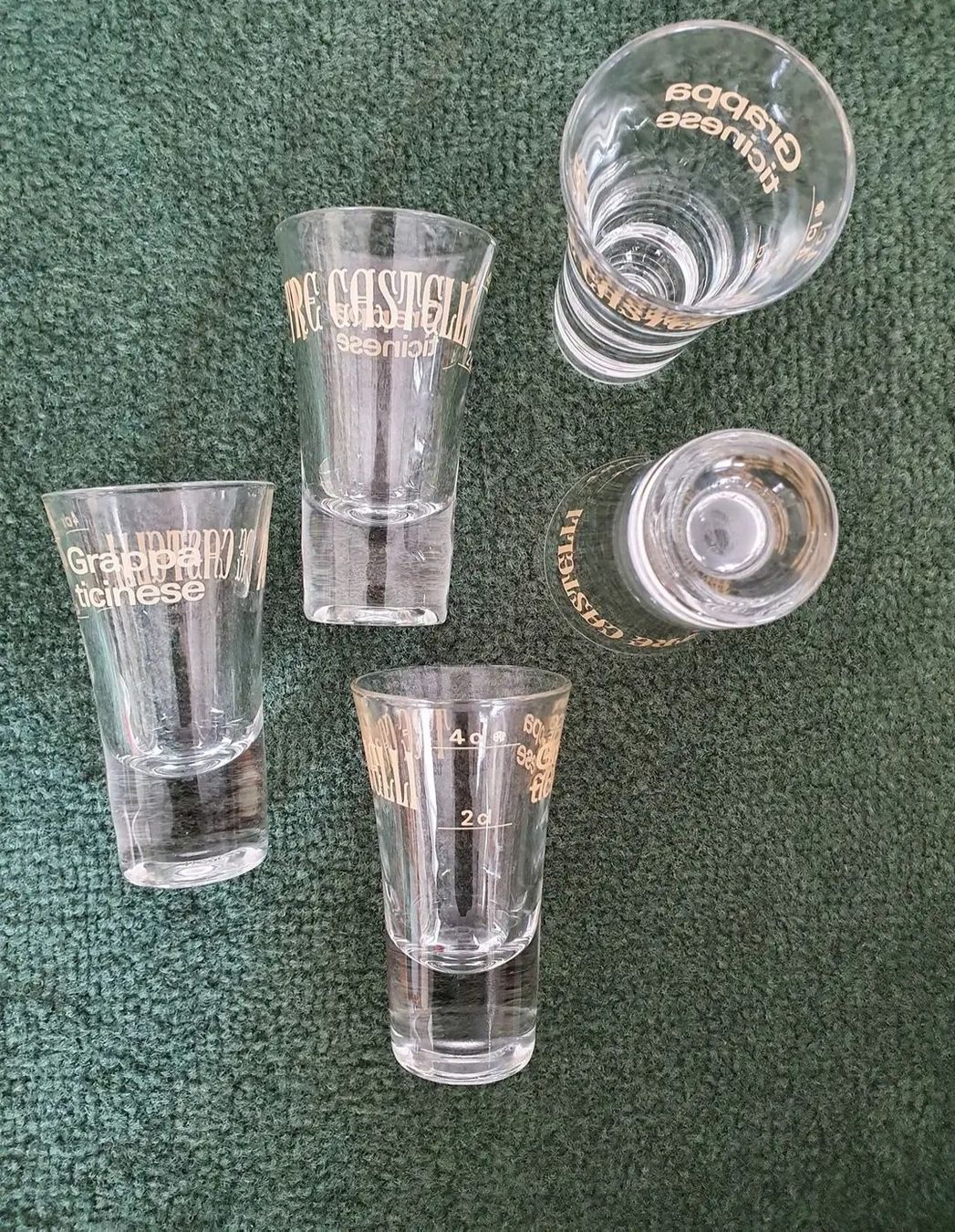 Bicchieri: 5 bicchierini da 2dl Grappa ticinese Tre Castelli – Usato da Melano venduto da H-Sara
