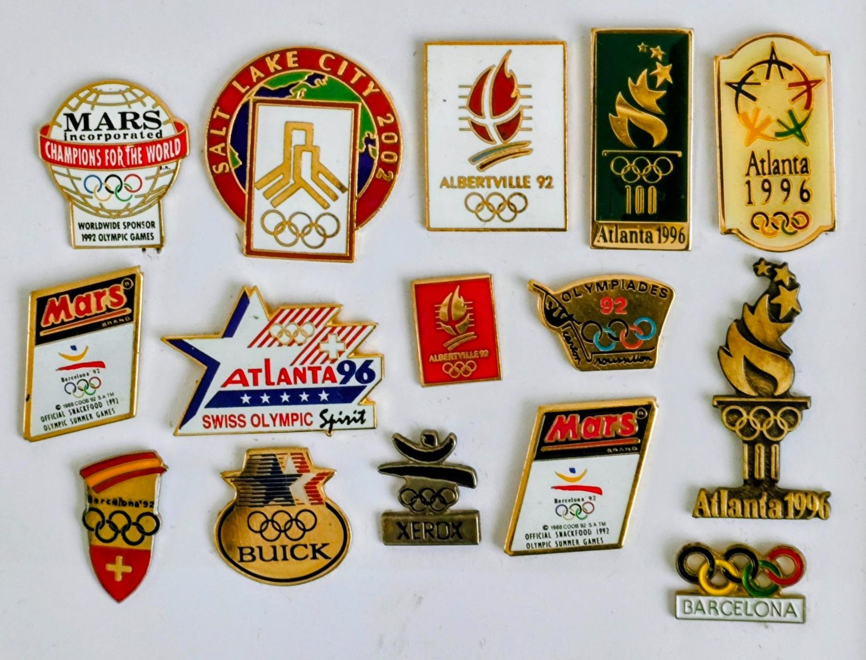 Placchette & Badge: 14 Olympia Pins – Usato da Pfäffikon ZH venduto da Colacity
