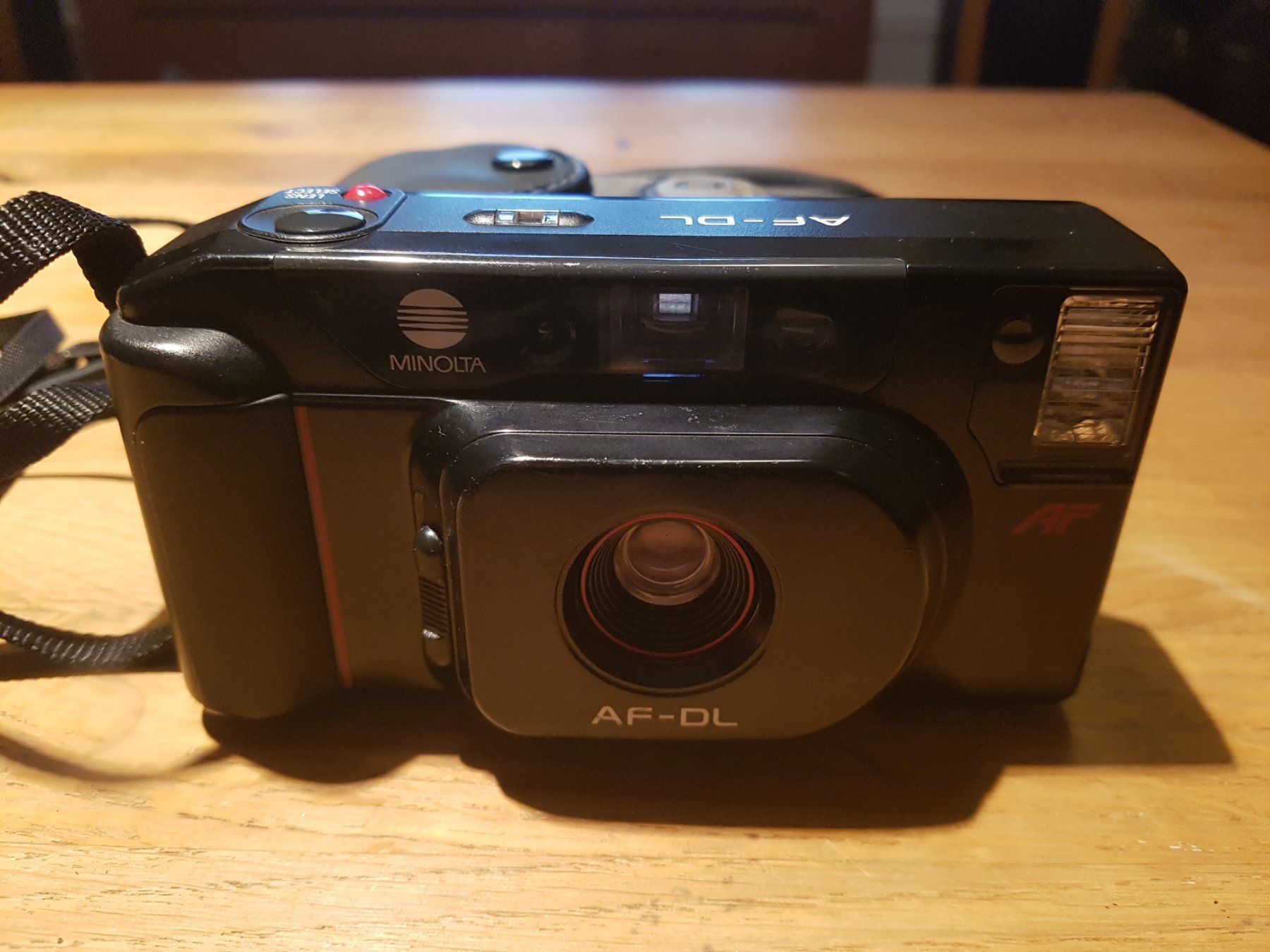 Riva Kamera: Minolta AF-DL Analogkamera Top! – Gebraucht aus Zürich von Lina049