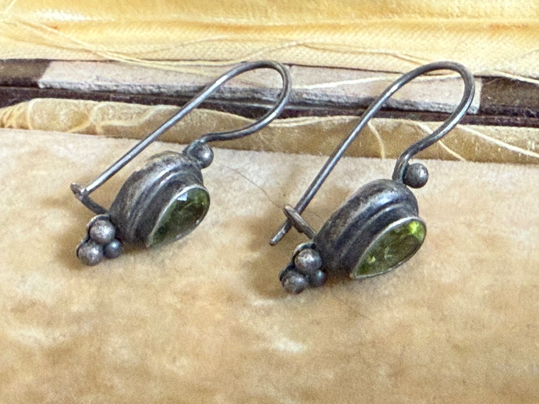Ohrringe & -stecker: Silber Ohrringe mit Peridot 925 – Gebraucht aus Spiegel b. Bern von Rogger72 2