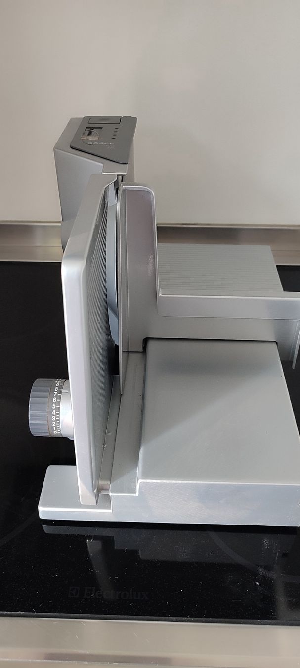 Bosch Elettrodomestici da cucina: Aufschnittmaschine Bosch 0-25mm – Usato da Biel/Bienne venduto da ruggi03 6